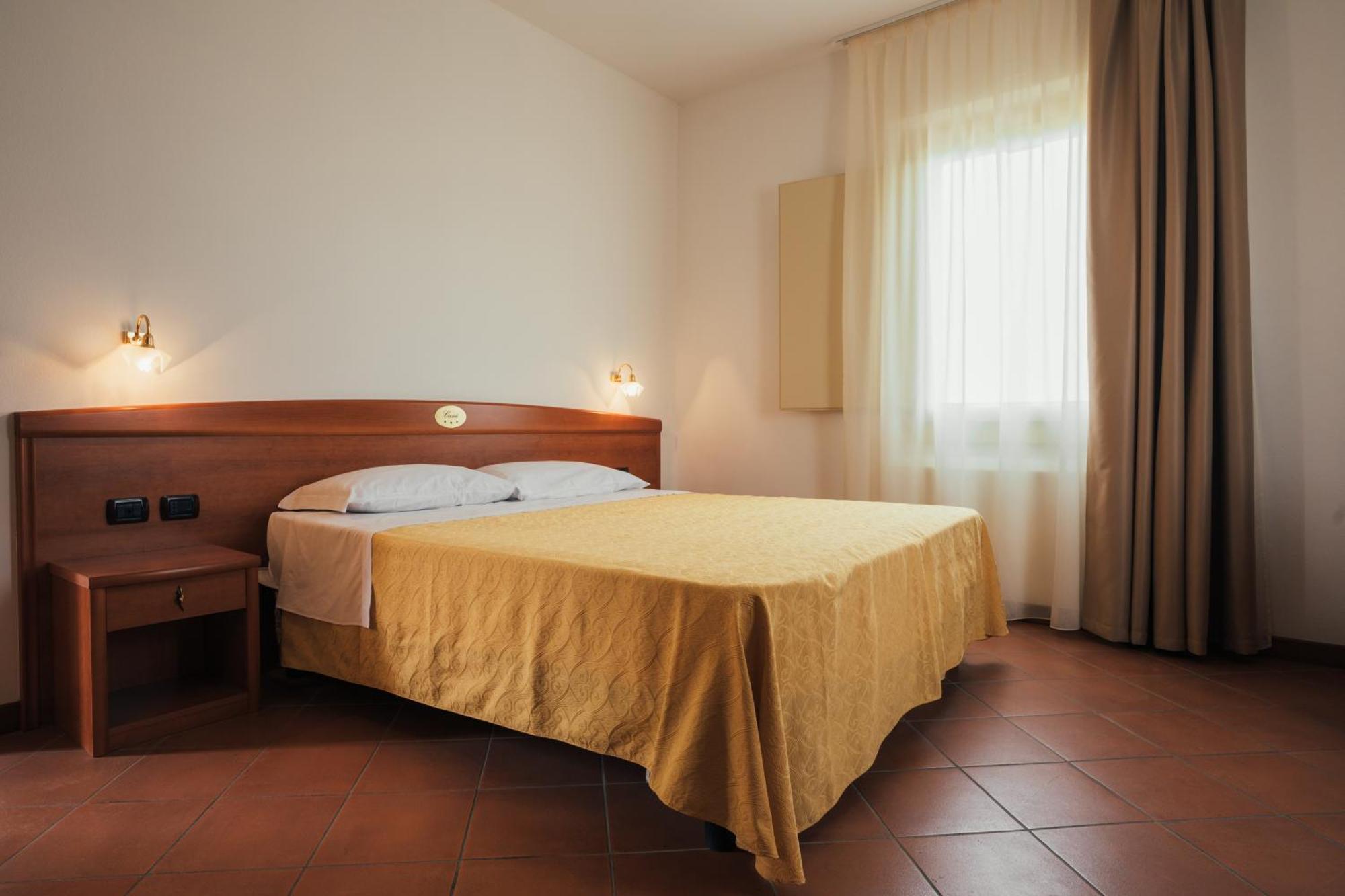Albergo Cane Dozza Buitenkant foto