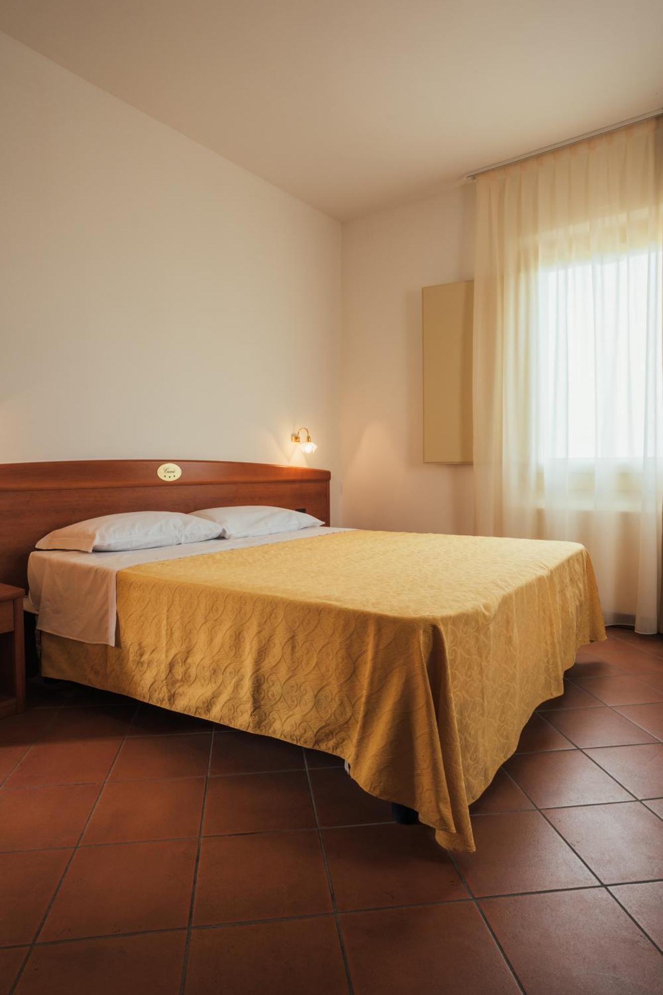 Albergo Cane Dozza Buitenkant foto