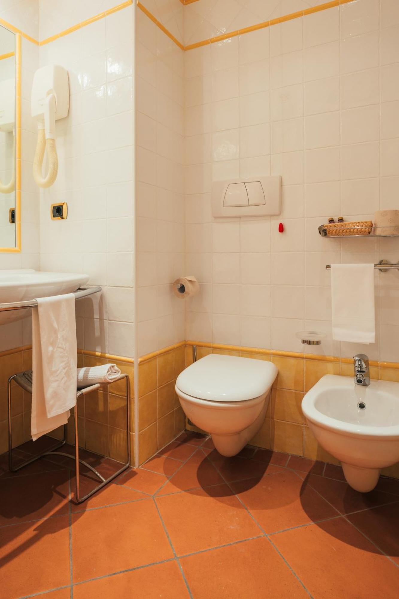 Albergo Cane Dozza Buitenkant foto