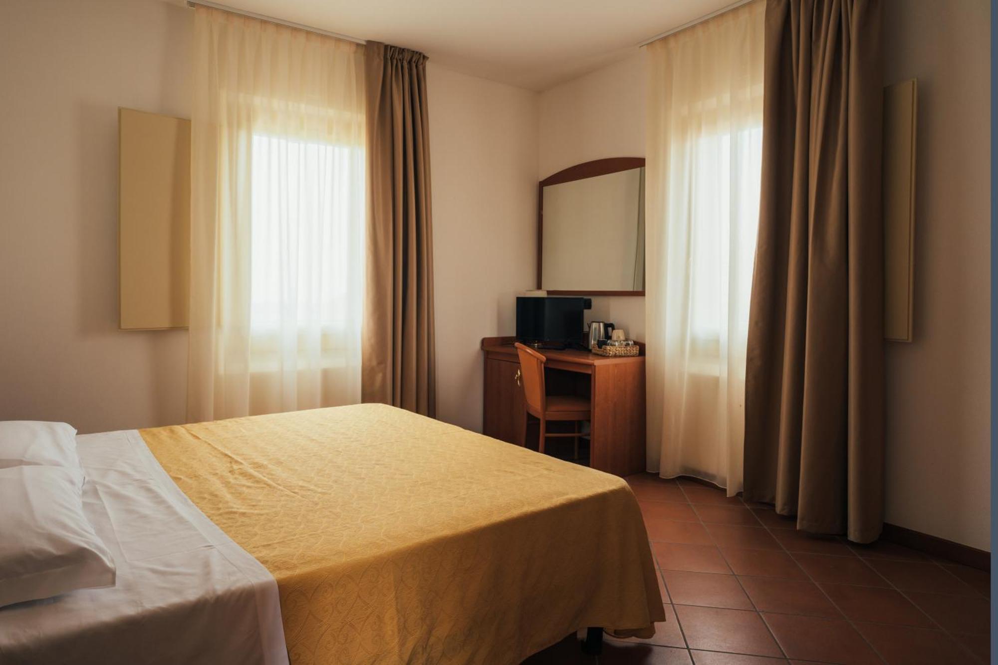 Albergo Cane Dozza Buitenkant foto