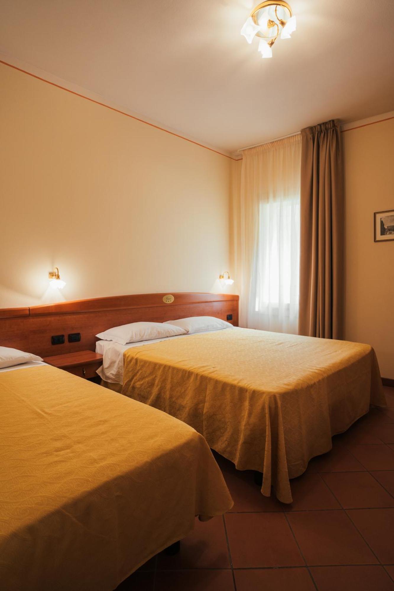 Albergo Cane Dozza Buitenkant foto