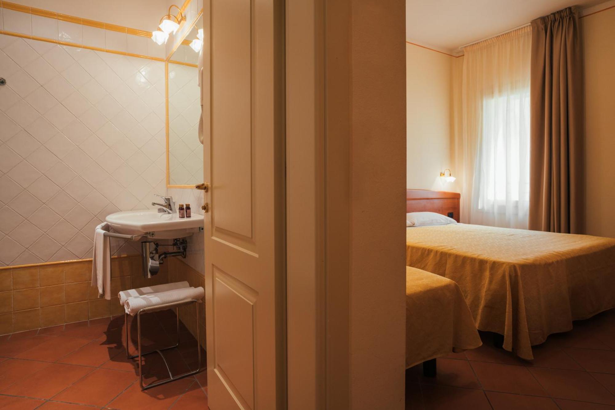 Albergo Cane Dozza Buitenkant foto