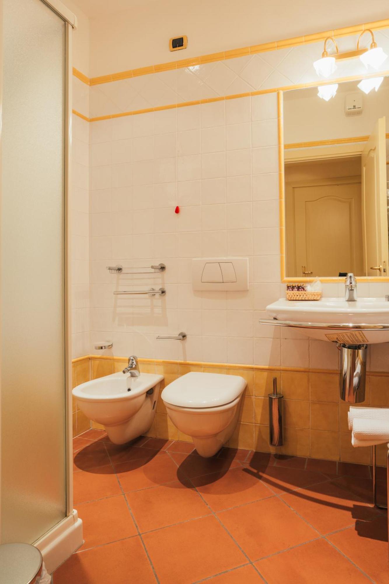 Albergo Cane Dozza Buitenkant foto
