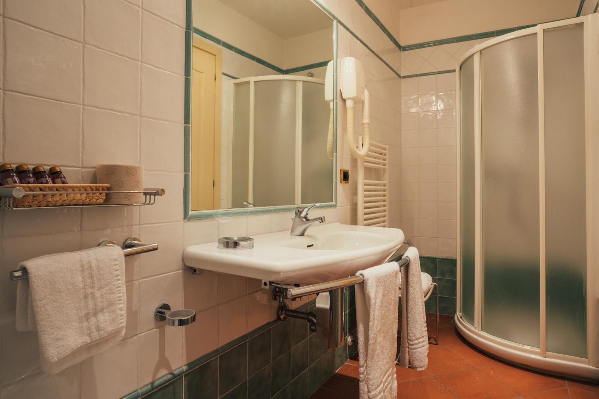 Albergo Cane Dozza Buitenkant foto