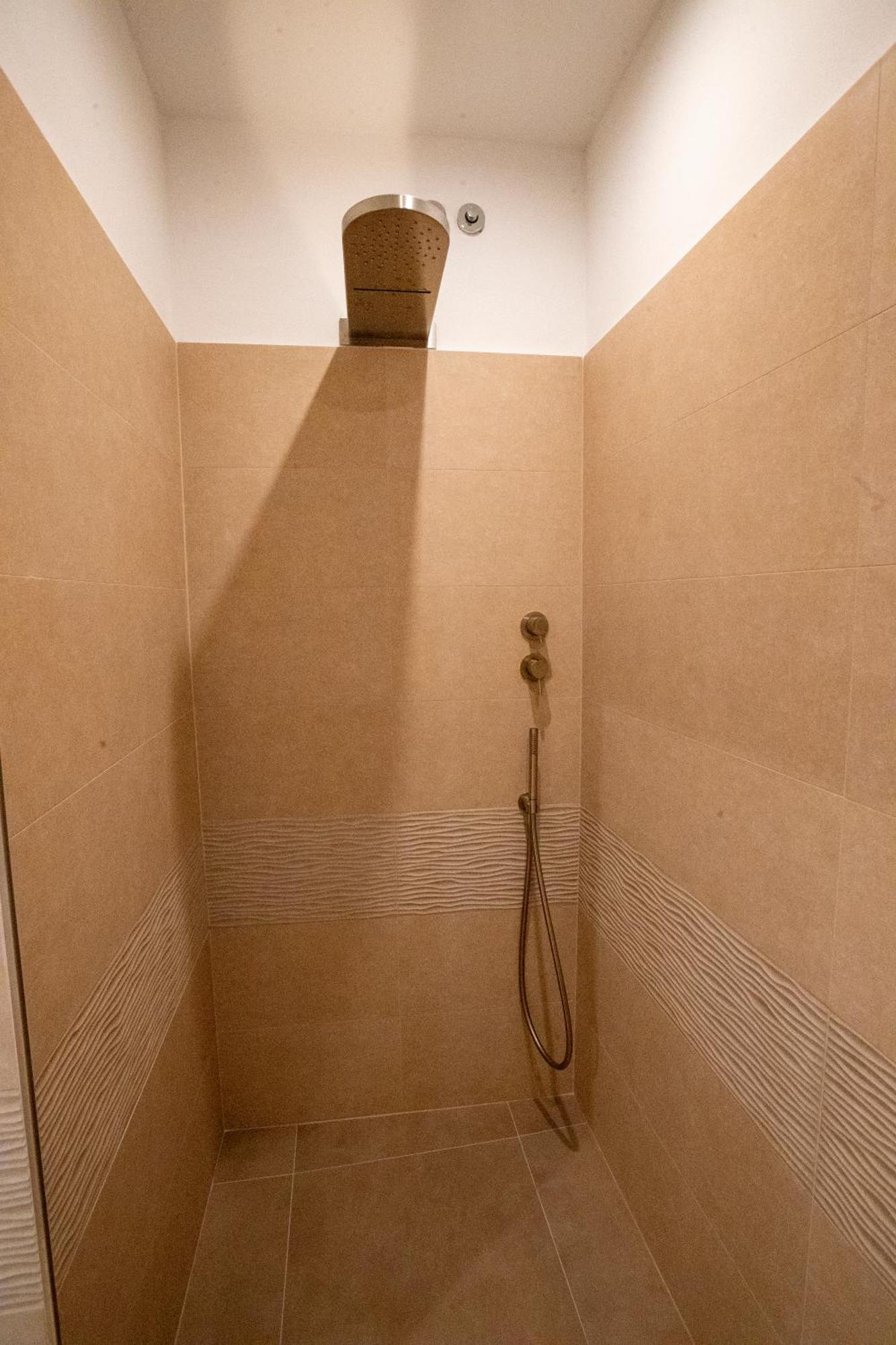 Albergo Cane Dozza Buitenkant foto