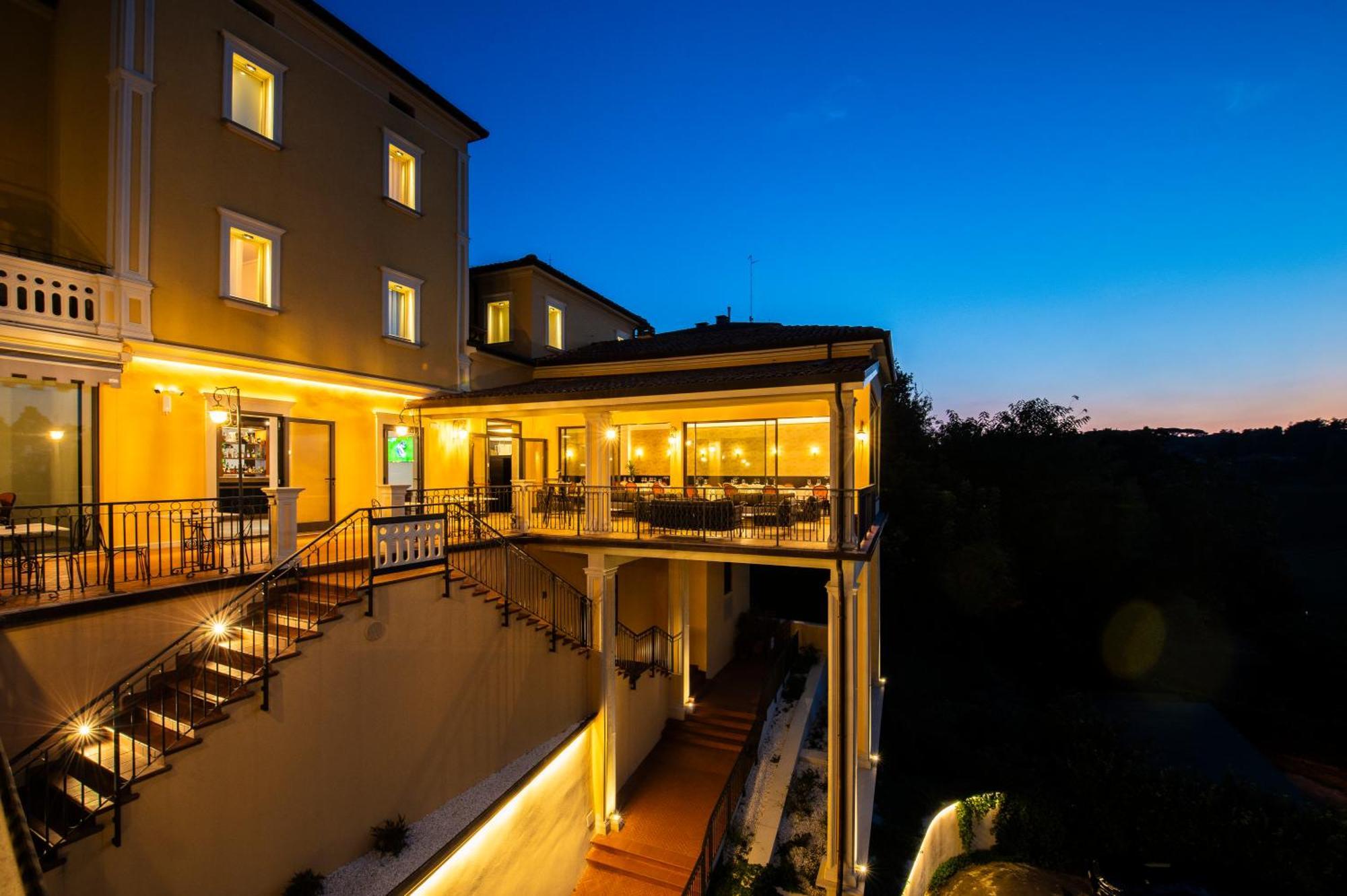 Albergo Cane Dozza Buitenkant foto